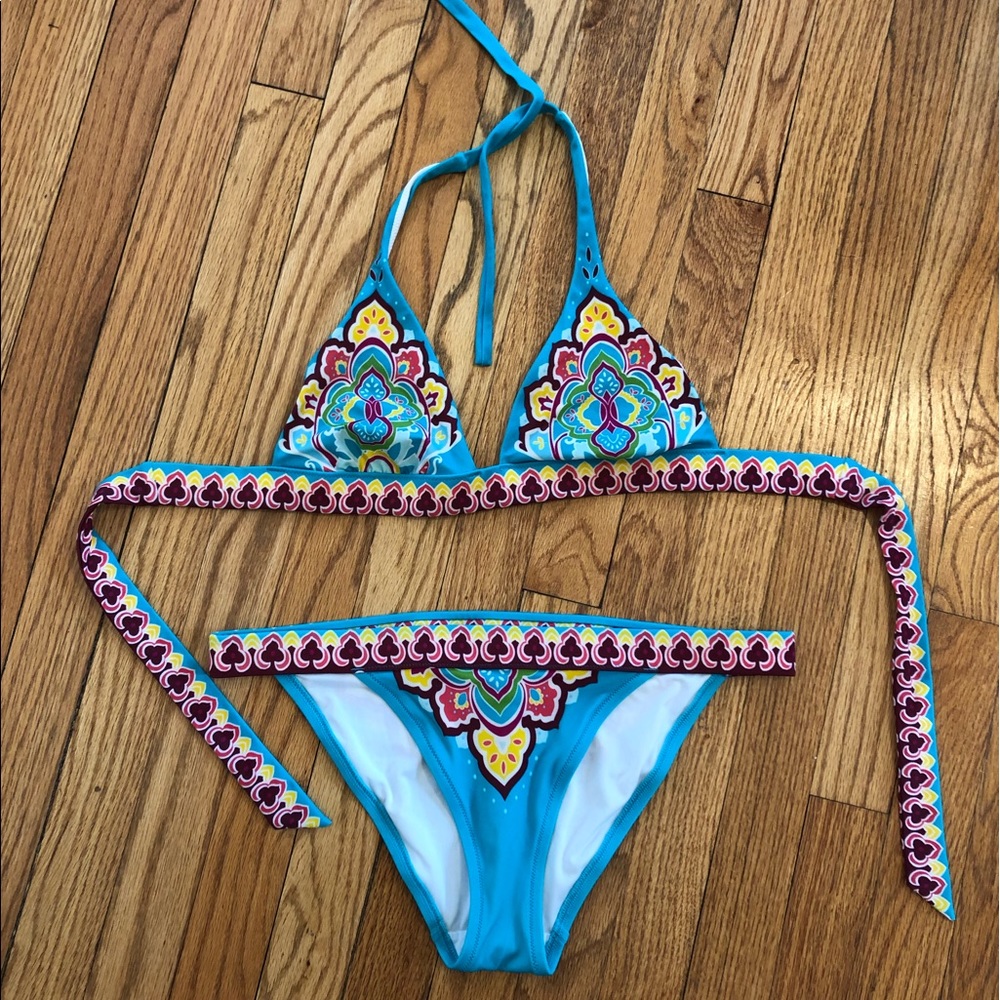 Victoria’s Secret bikini